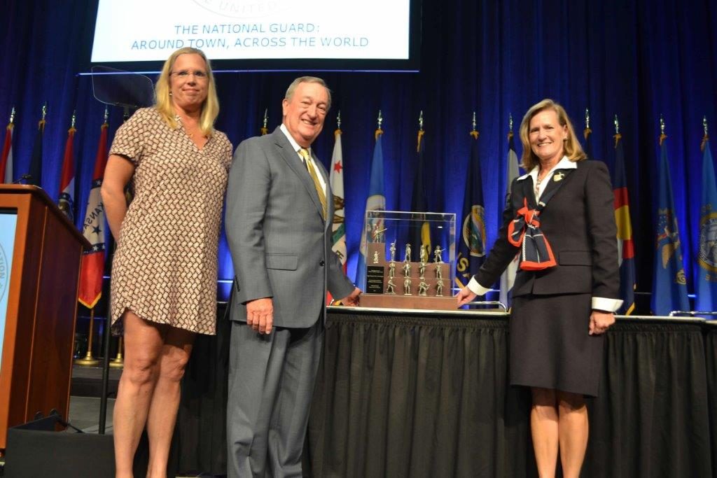 MG (Ret) Gus L. Hargett receives the Brigadier General William W. Spruance Legacy Award for exemplary contributions to NGEF.